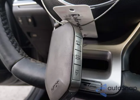 2025 Kia K5 Gt-Line z USA, uszkodzony, nr VIN KNAG64J77S5384992